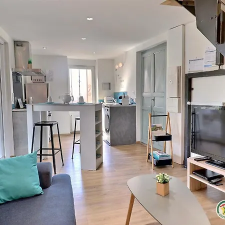 Les De Samoyas L'armu Apartment